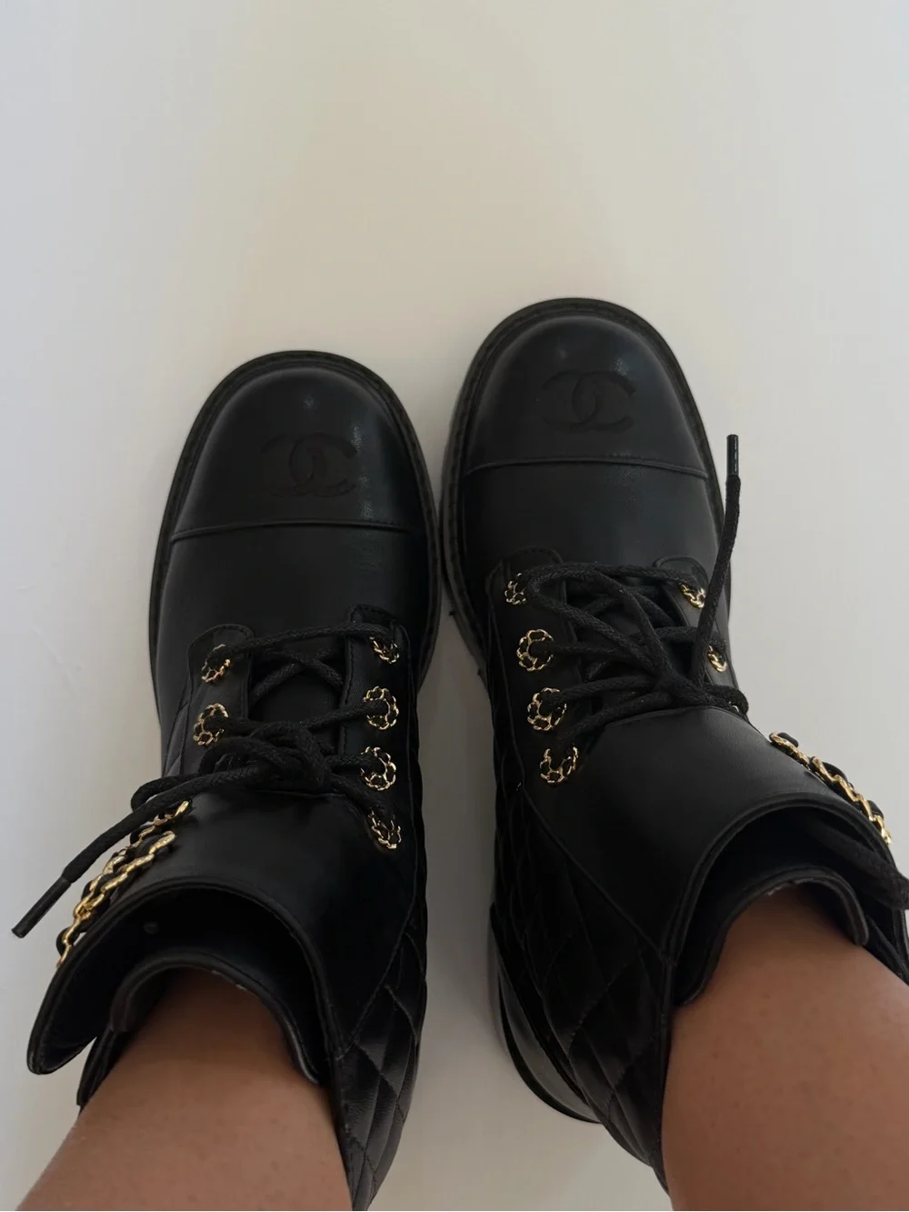 New CHANEL Black Quilted Leather Lace-Up Ankle Boots with Gold CC Chain y2k 90s